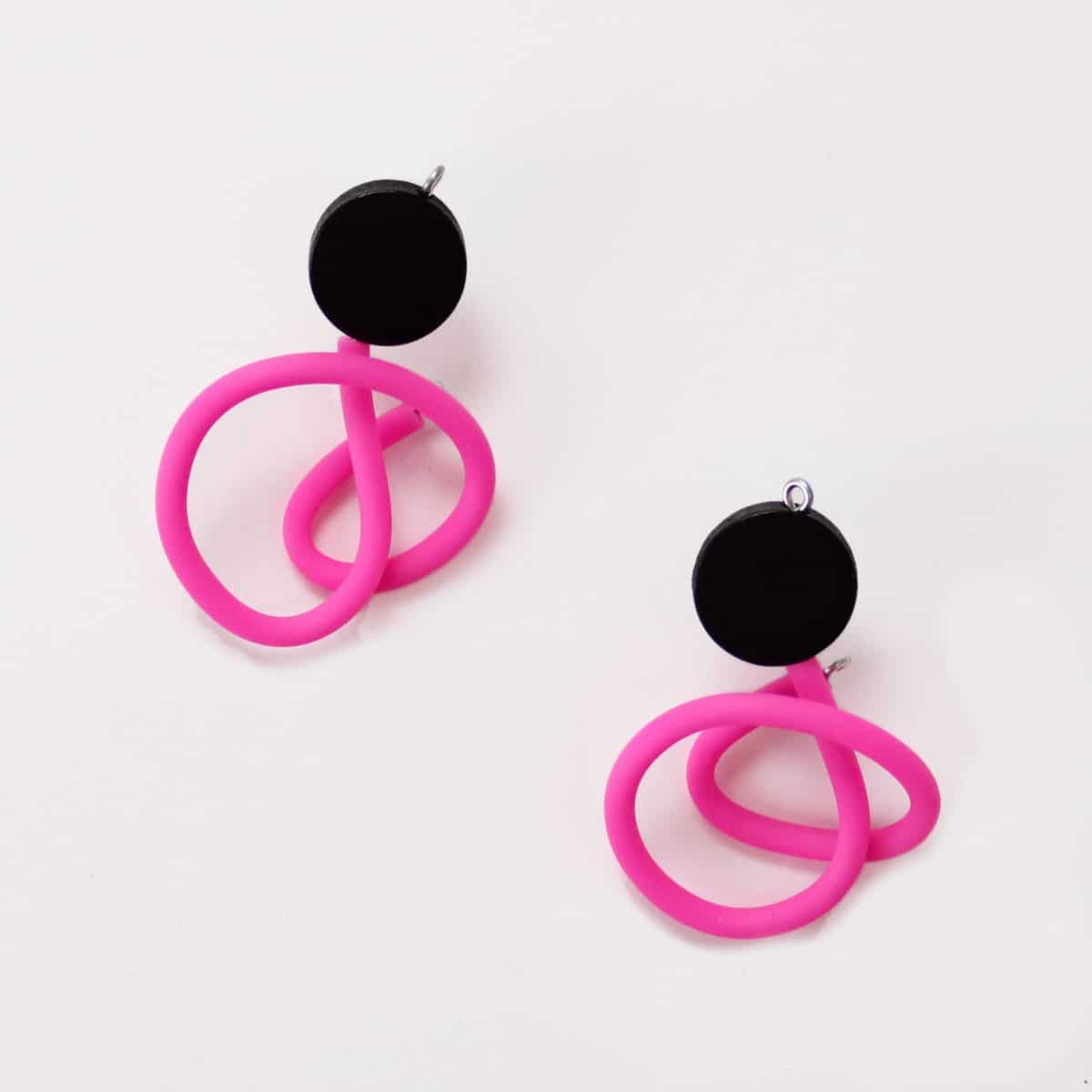 http://www.sylcadesigns.com/cdn/shop/products/SD21E04-BLACK-FUCHSIA.jpg?v=1648811668