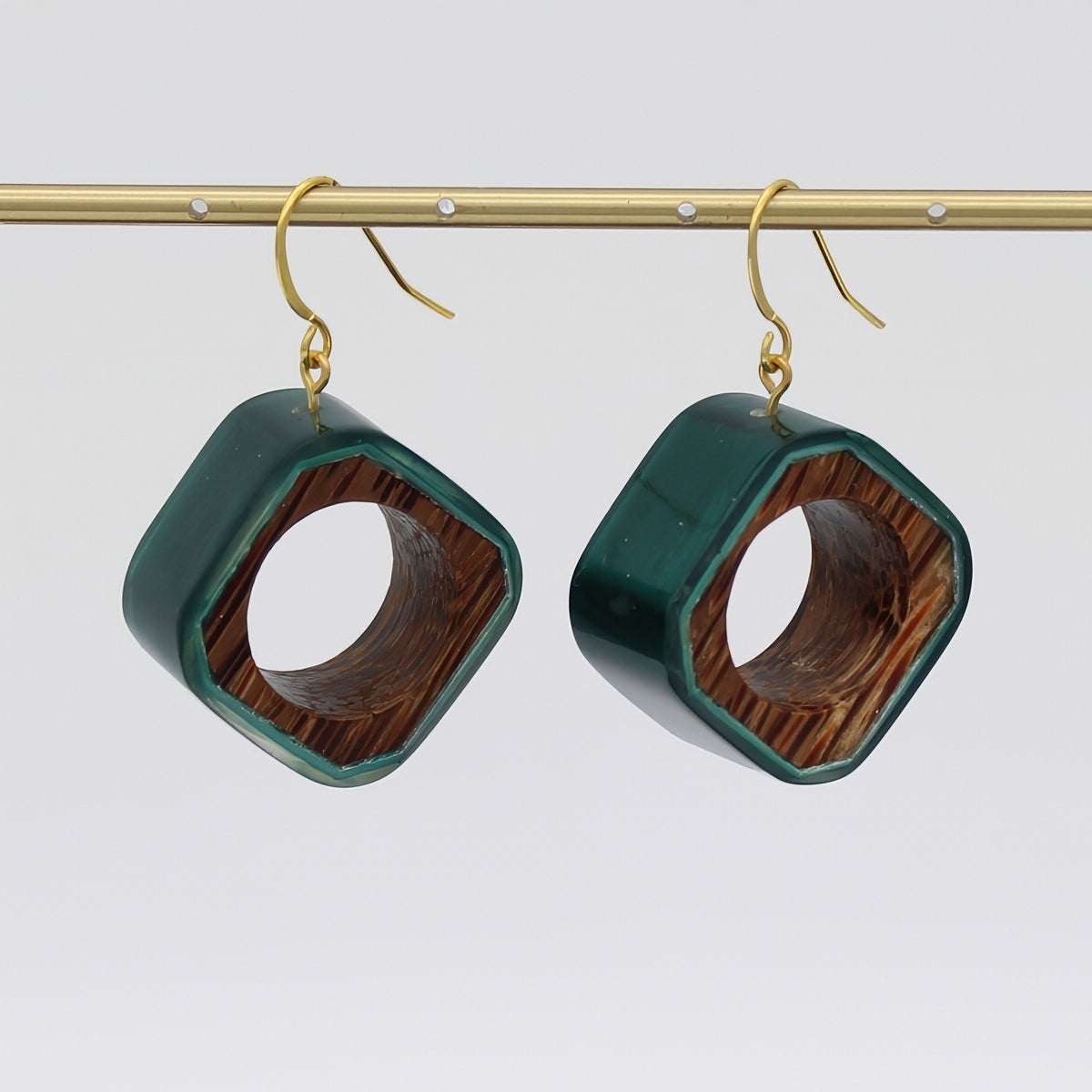 Emerald Geoblend Dangle Earring