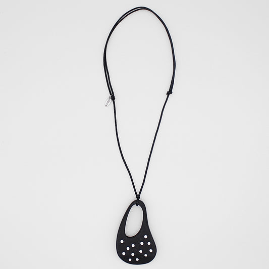 Black Fleur Pendant Necklace